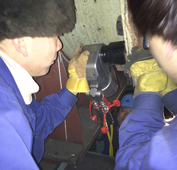 沃顿液压扳手应用于鞍钢现场情景 沃顿液压扳手应用于鞍钢现场情景